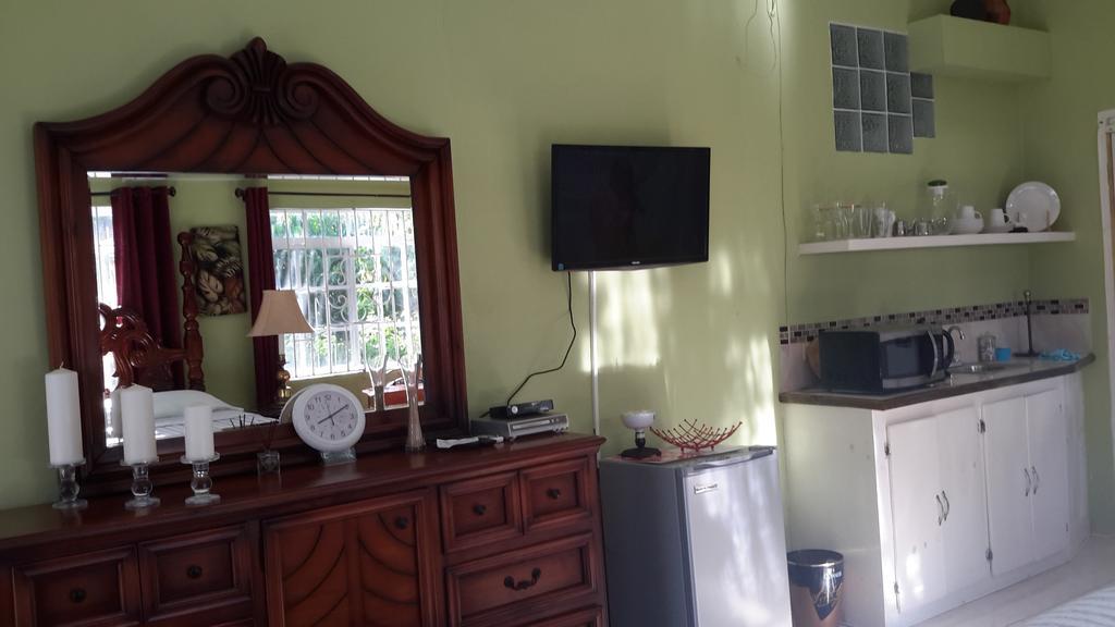 Lorenton Hideaway Lucea Εξωτερικό φωτογραφία